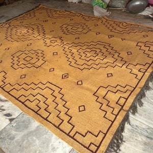Handwoven Wool Jute Kilim Rug: Traditional Indian Dhurrie Rug