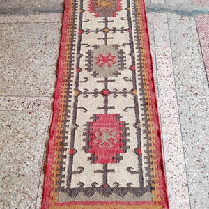 Vintage Style Kilim Runner – Geometric Rug – Handmade Wool Runner for Hallway Entryway/Stair Decor