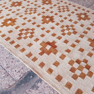 Handwoven Wool Jute Kilim Rug: Boho Indian Dhurrie