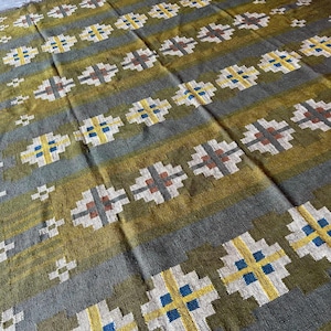 Handwoven Wool Jute Kilim Runner Rug: Geometric Indian Decor