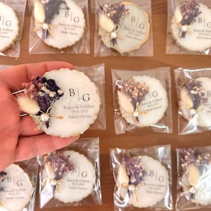 Wedding Party Favors for Guests, Resin Magnet Wedding Favors, Epoxy Magnet Gift, Rustic Bridal Shower Favors, Personalized Wedding Gift