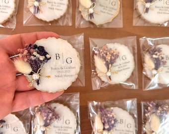 Wedding Party Favors for Guests, Resin Magnet Wedding Favors, Epoxy Magnet Gift, Rustic Bridal Shower Favors, Personalized Wedding Gift