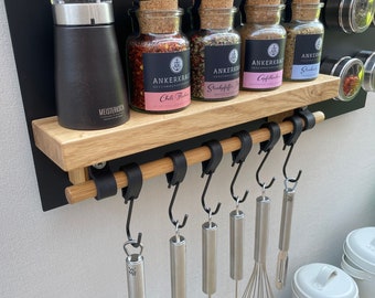 Kitchen utensil holder with 6x S leather hooks | Wooden spoon holder with spice rack made of solid oak | magnetic or for wall mounting