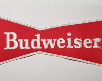 Écusson à coudre vintage grand nœud papillon Budweiser, bordure blanche, lettrage blanc 8 x 4 po