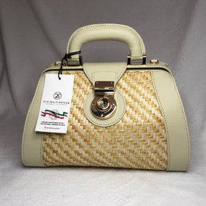 Bolso bandolera y asa superior en piel genuina - Divina Firenze