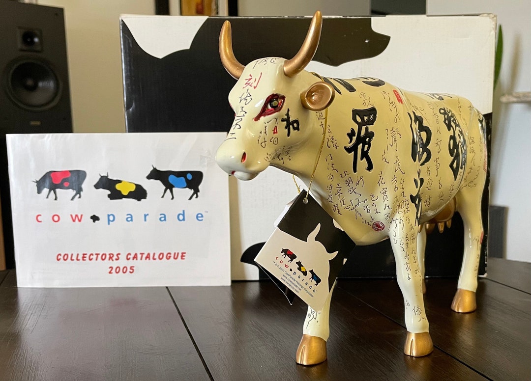 Cow Parade Collectible - “horns in the Sky” by Yukki Yaura