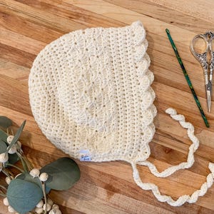 CROCHET PATTERN // The Birdie Bonnet // crochet baby bonnet image 7