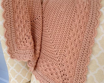 CROCHET PATTERN // Birdie Baby Blanket // two sizes and customizable