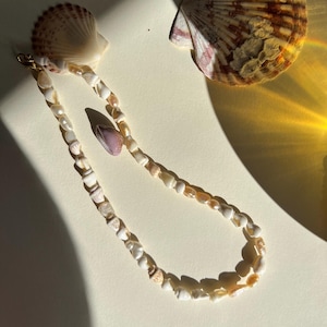 Handgemachte Süßwasserperlenkette mit echten Muschelperlen | Maritime Sommerkette | Goldener Edelstahlverschluss | Einzigartiges Unikat