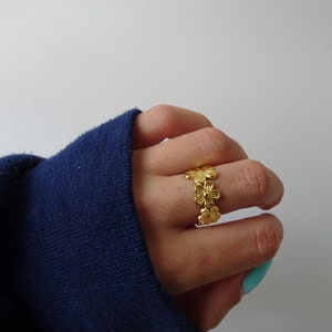 petals ring