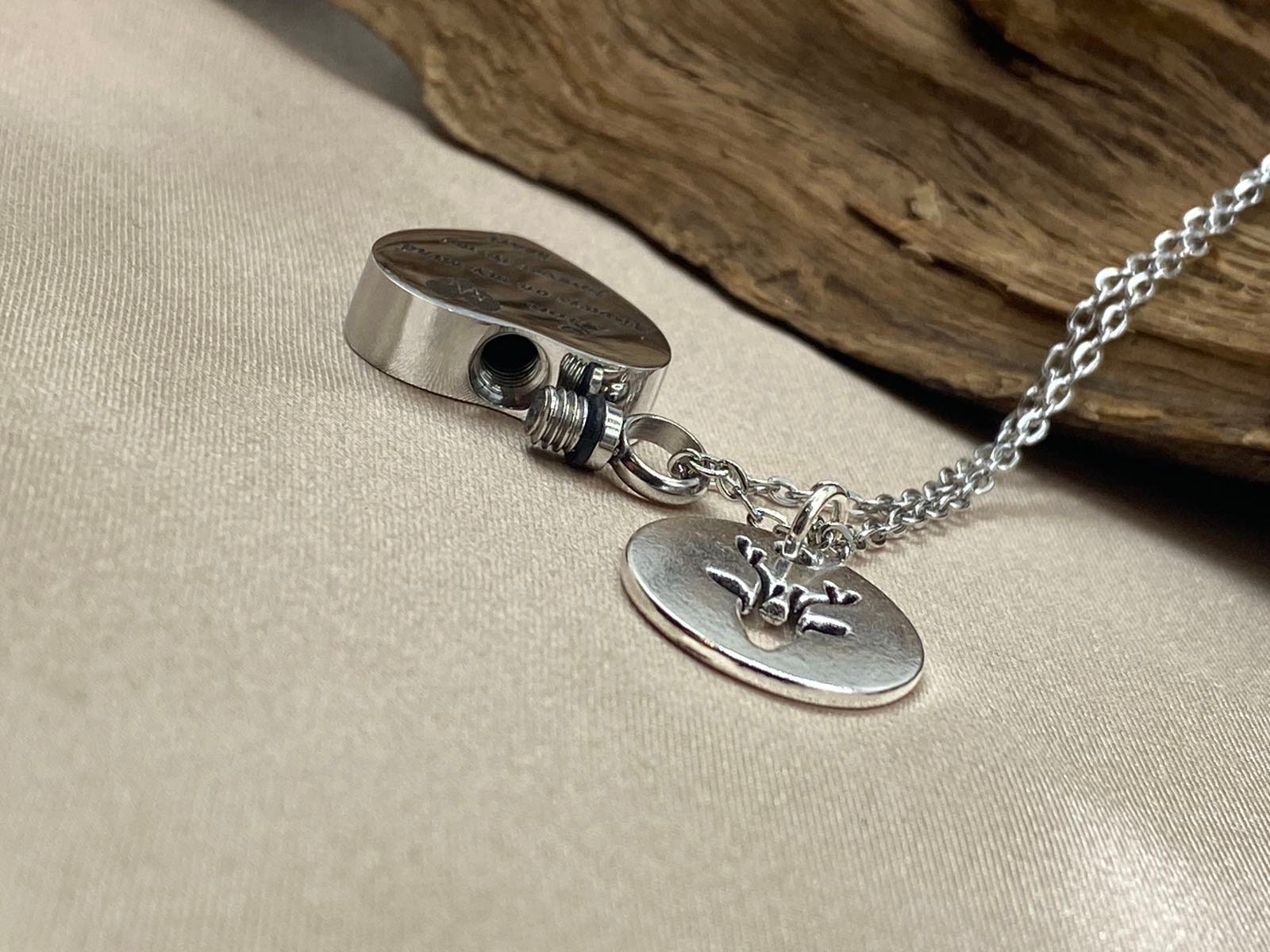 TNBKDSE Gioielli per cremazione per Ceneri Ciondolo con Cervo Carino in Acciaio Inossidabile Ash Keepsake Gioielli commemorativi per Donne/Ragazze Come Regalo Souvenir