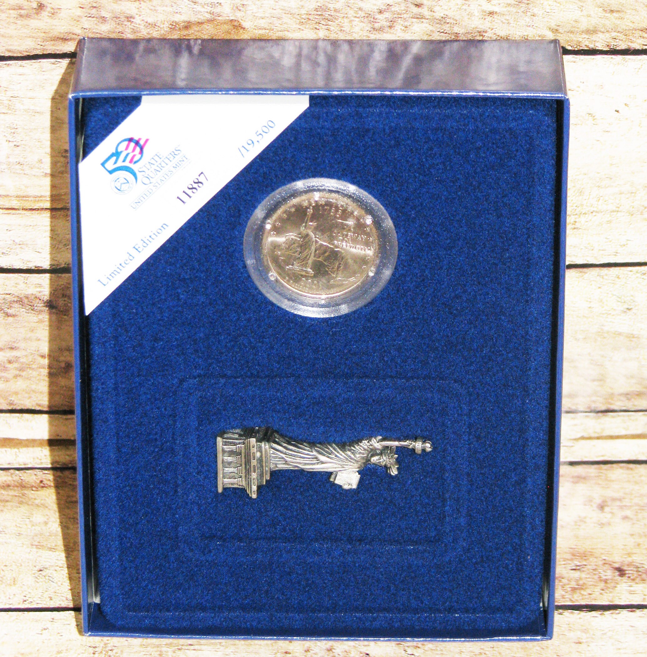 Hallmark: A Century of Caring　洋書　【d5】 New York State Quarter, 2001 Hallmark American Spirit