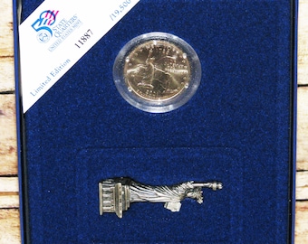 Hallmark: A Century of Caring　洋書　【d5】 New York State Quarter, 2001 Hallmark American Spirit