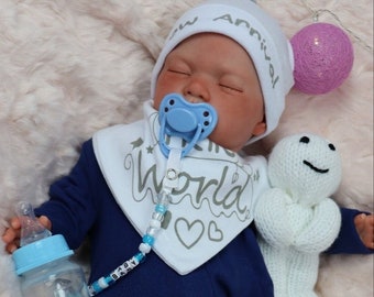 WYPRZEDAŻ WIOSENNA!!! Realistyczna lalka Reborn Baby Boy: 20-calowy, obciążony zestaw prezentowy (strój może się różnić)