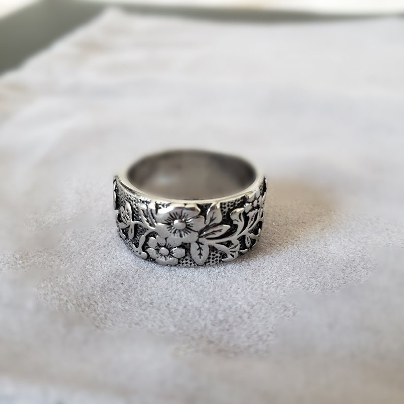 Thick Silver Statement Rings Wide Band Ring Thumb Ring Vintage Style Antique Silver Boho Ring Flower Bird Floral Ring For Women Men Gift 