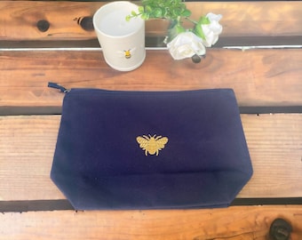 Bolsa de maquillaje azul marino - Algodón orgánico - Bolsa de abeja bordada - Bolsa cosmética - Bolsa de accesorios - Bolsa bordada - Autoregalo - Regalo de cumpleaños