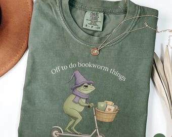 Halloween Book Lover Shirt Fall Reading Tshirt Bookworm Gift Reader Tee Spooky Season Book Club Gift Librarian Shirt Funny Frog Goblincore