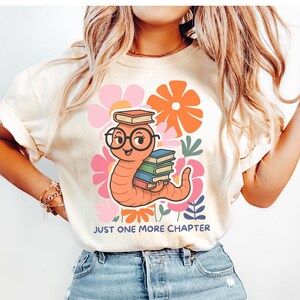 Funny Book Lover Shirt Cute Bookworm Graphic Tee Reading Shirt for Women Librarian Gift Book Club T-Shirt Reader Tee Gift for Bibliophiles