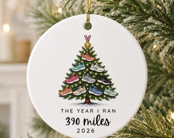 Ornement de course personnalisé, carnet de kilométrage personnalisé, cadeau pour maman coureuse, souvenir de course, ornement personnalisé pour marathon, année de course, ami(e) d'athlète
