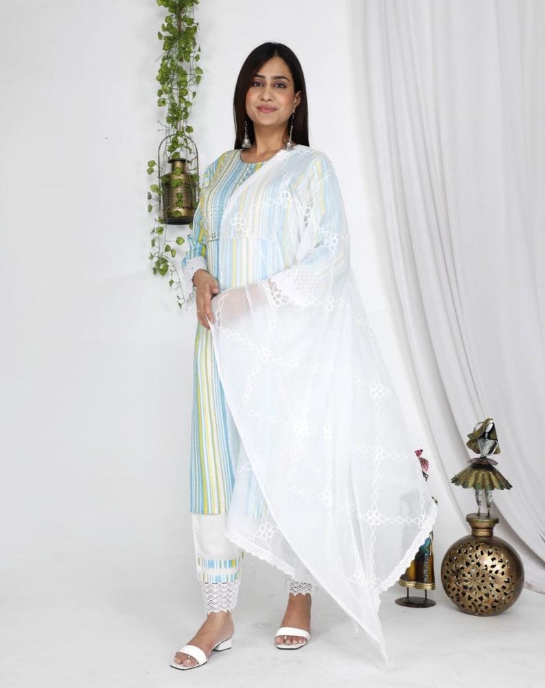 Women's Daily Wear Traditional Kurta Palazzo Set With Scarf Floral