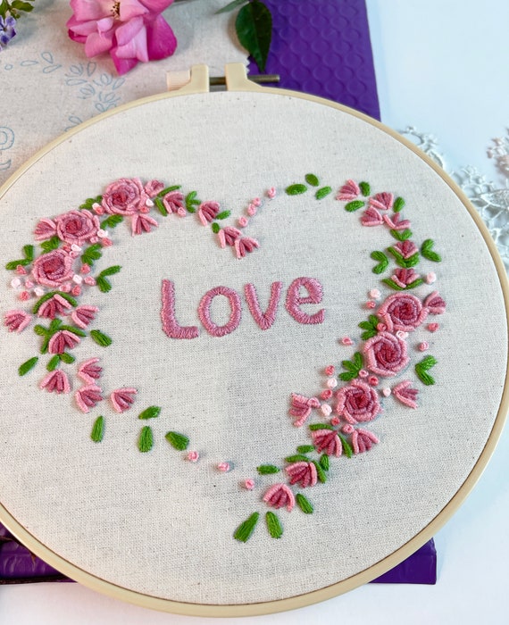 Embroidery Kit Embroidery Pattern Valentines Day Gift  Arte bordado a  mano, Bordados sencillos, Patroned de bordado a mano