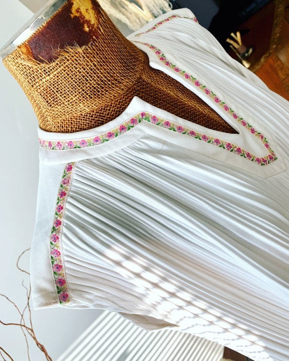 Vintage White Jonathan Logan Accordion Pleats Dre… - image 3