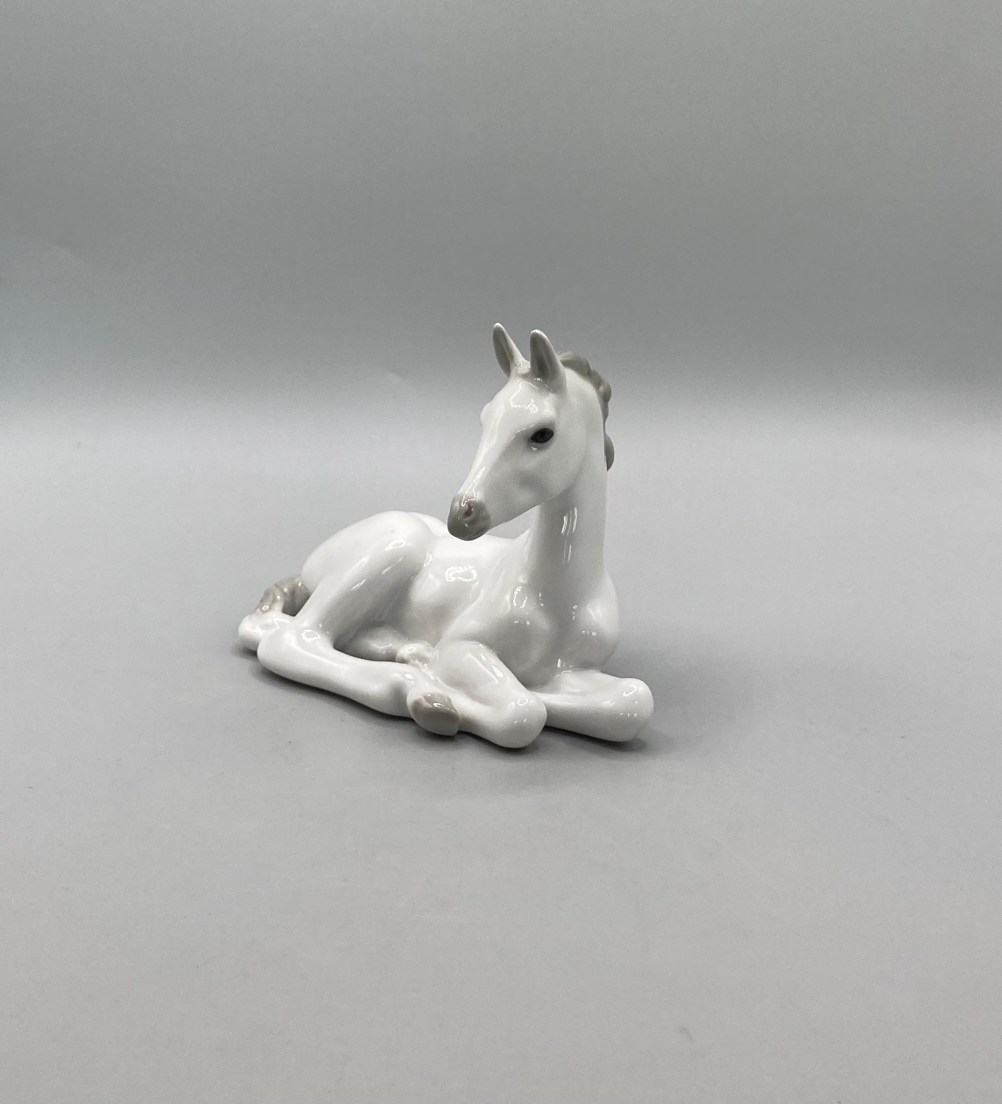ロモノーソフ磁器の馬の置物：ソ連のヴィンテージコレクターズアイテム