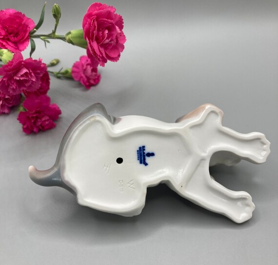 Vintage Lladro Sleepy Puppy Figurine – Beagle Dog Collectible by