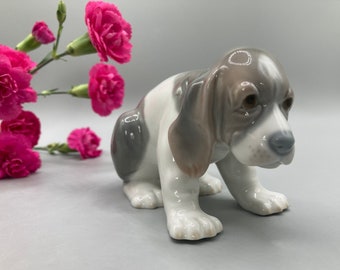 Vintage LLADRÓ Beagle Puppy Porcelain Figurine: Collectible Dog Decor