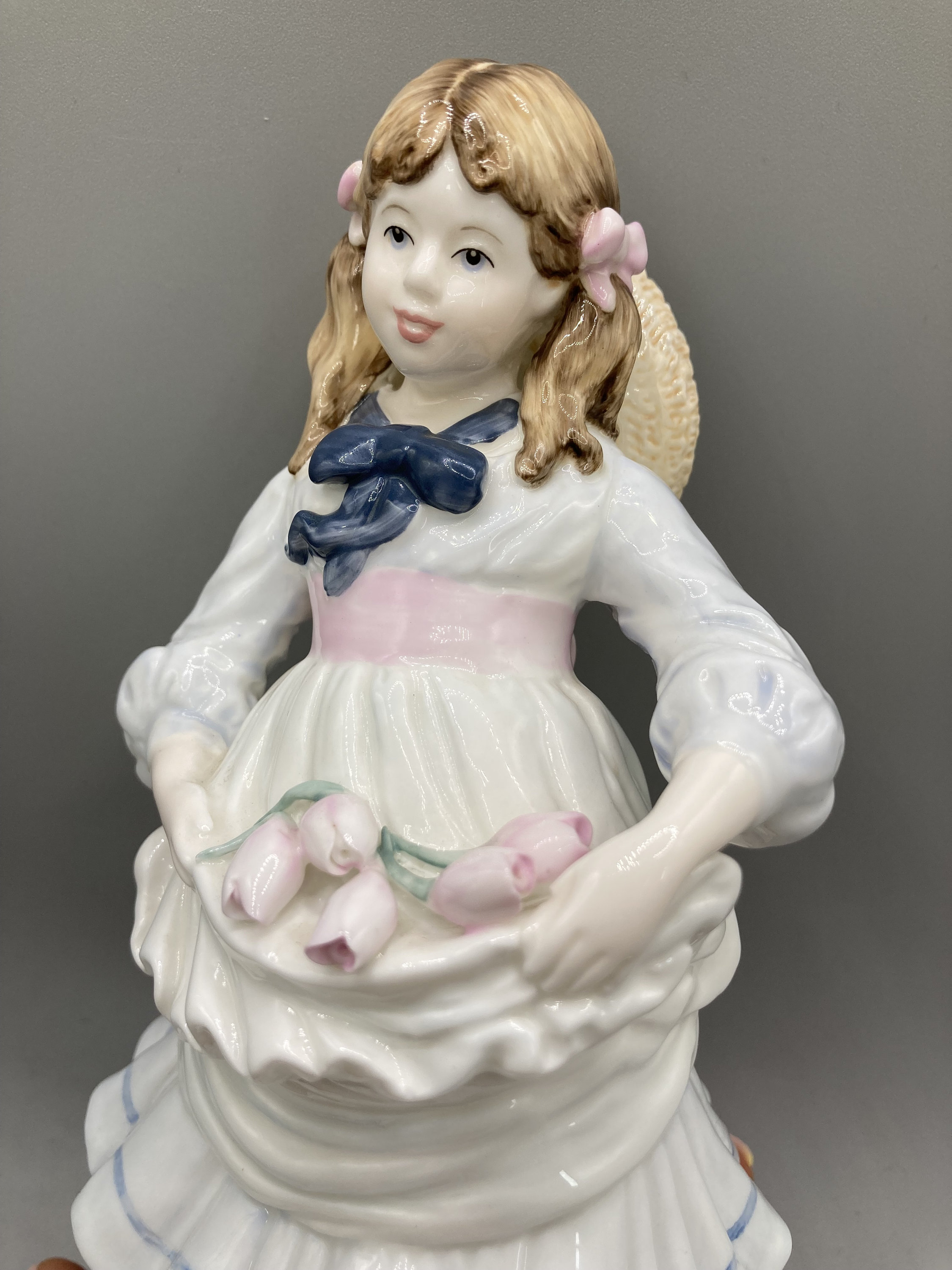 ヴィンテージ コールポート ボーンチャイナ フィギュア：子供時代の