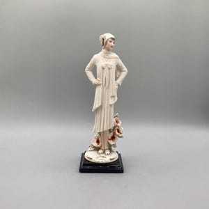 Italian Giuseppe Armani Figurine / Florence Lady with Poppies Figurine