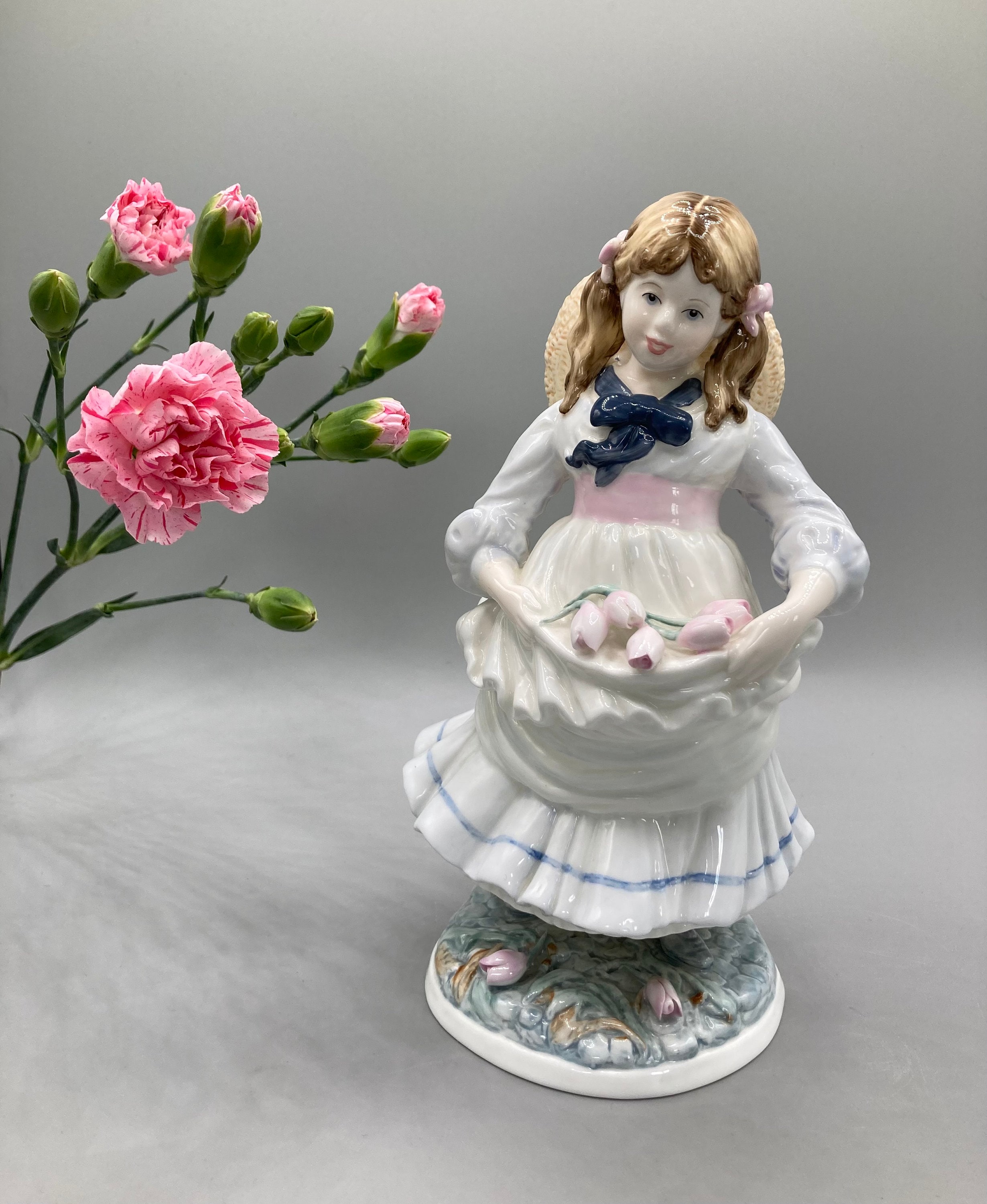 COALPORT お人形ボンチャイナ　2体 COALPORT お人形ボンチャイナ 2体 - メルカリ