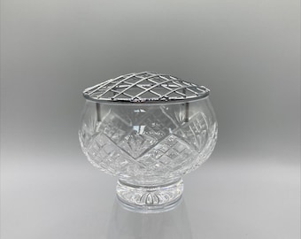 Jarrón de cristal de plomo tallado a mano de estilo vintage: pequeño jarrón para flores.