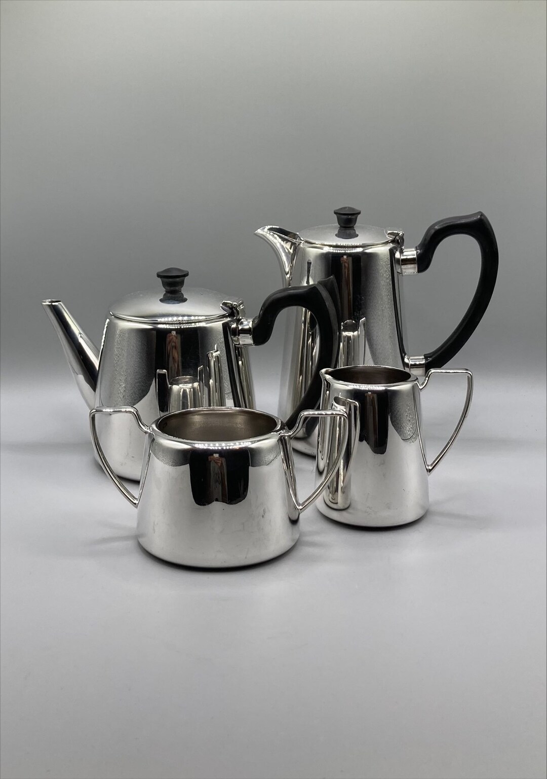 Elkington & C Silver Plated Tea Set, Hot Water Pot, Tea Pot, Creamer, Sugar Bowl, Classic Style