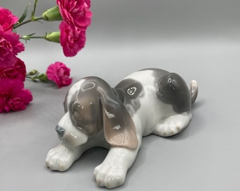 LLADRÓ #1072 Sleepy Puppy Figurine - Perro Dormilón