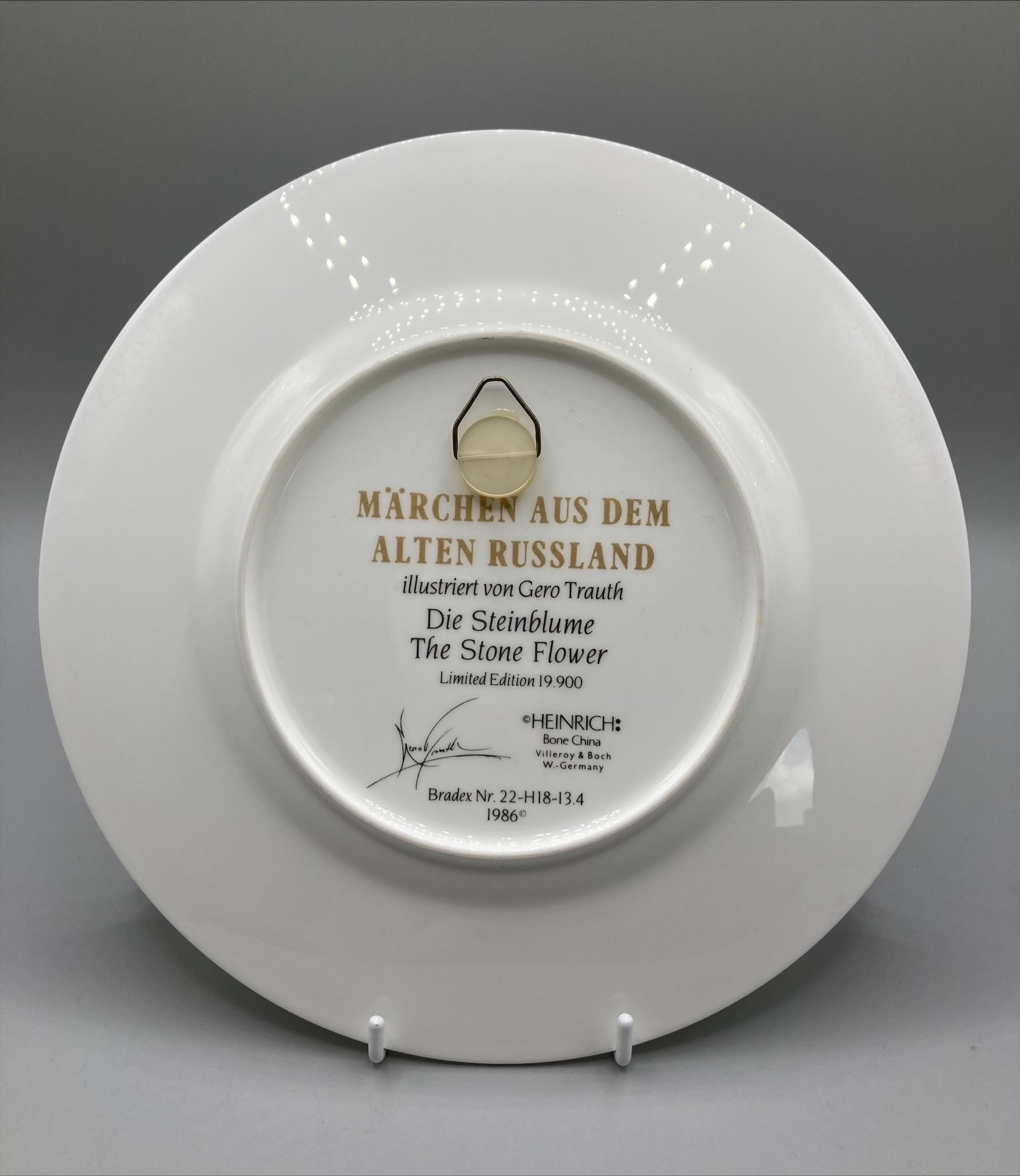 Heinrich Villeroy & Boch Collectible Bone China Plate – 