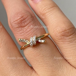 Round Cut Moissanite Danity Engagement Ring, 14K Solid Yellow Gold Unique Ring, Minimalist Ring, Anniversary Gift, Diamond Women Ring