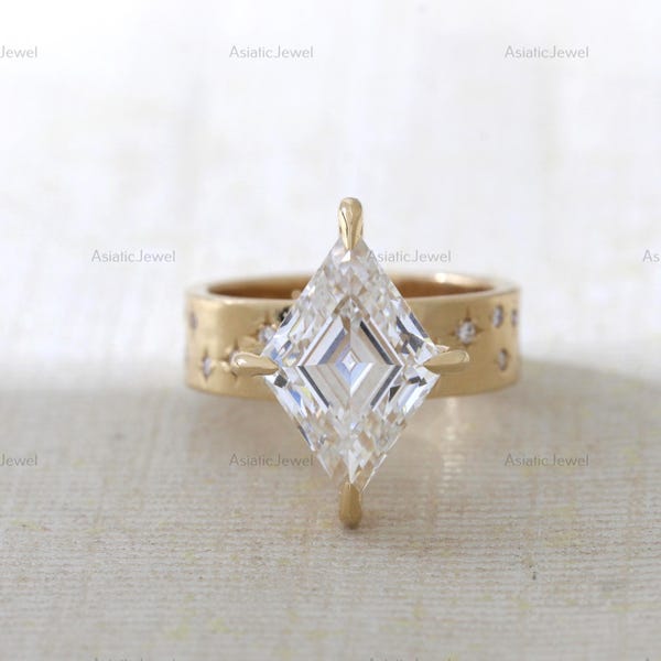 4.00CT Lozenge Lab Grown Diamond Engagement Ring, 14K Yellow Gold Star Band