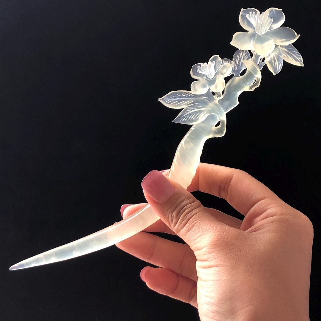 Certified Natural Xiu Jade Serpentine Hand Carved L Lily Flower
