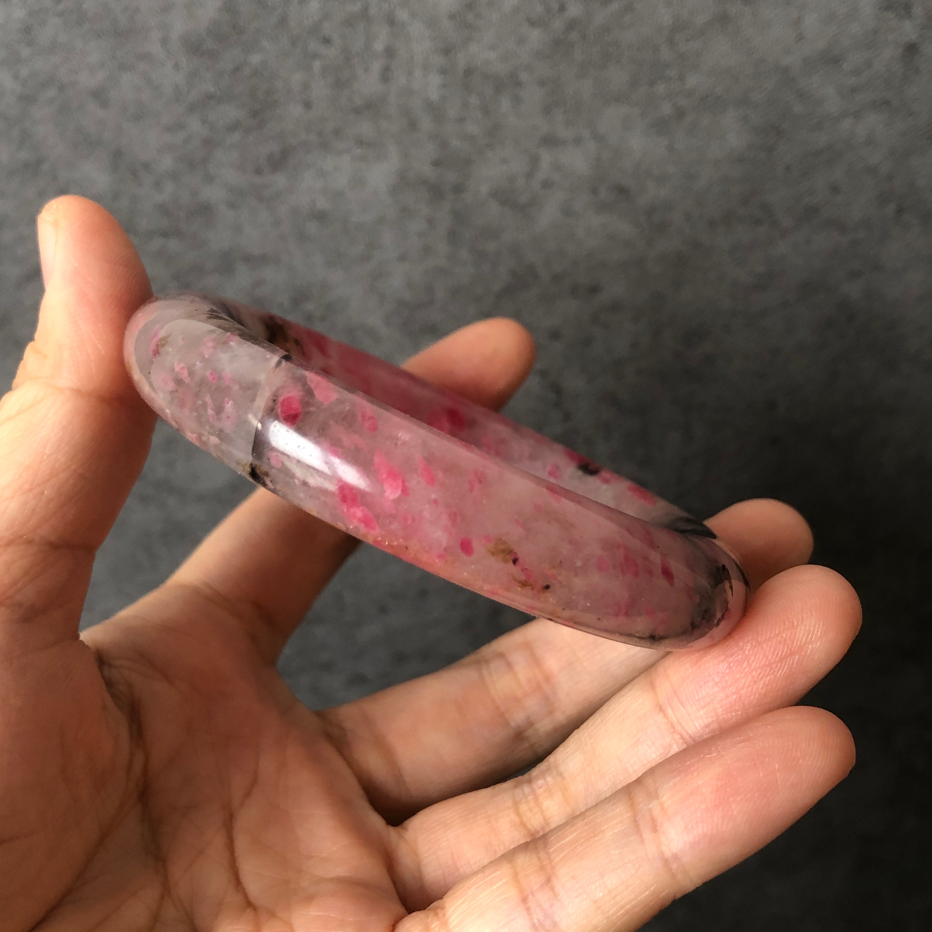 天然希少　ロードナイトバングル 57 mm 高品質天然ロードナイト バングル ブレスレット | ピンクの顆粒