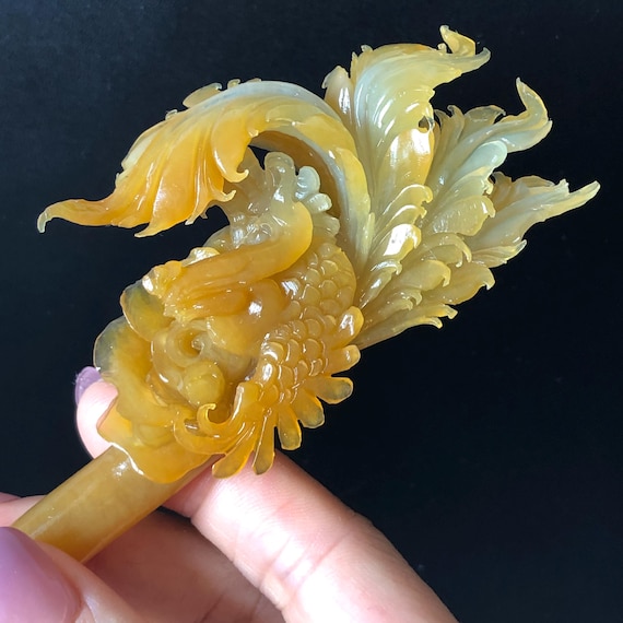 秀翡翠の蛇紋石手彫り金鳳凰牡丹簪 | 黄橙赤翡翠の簪 | アジアン