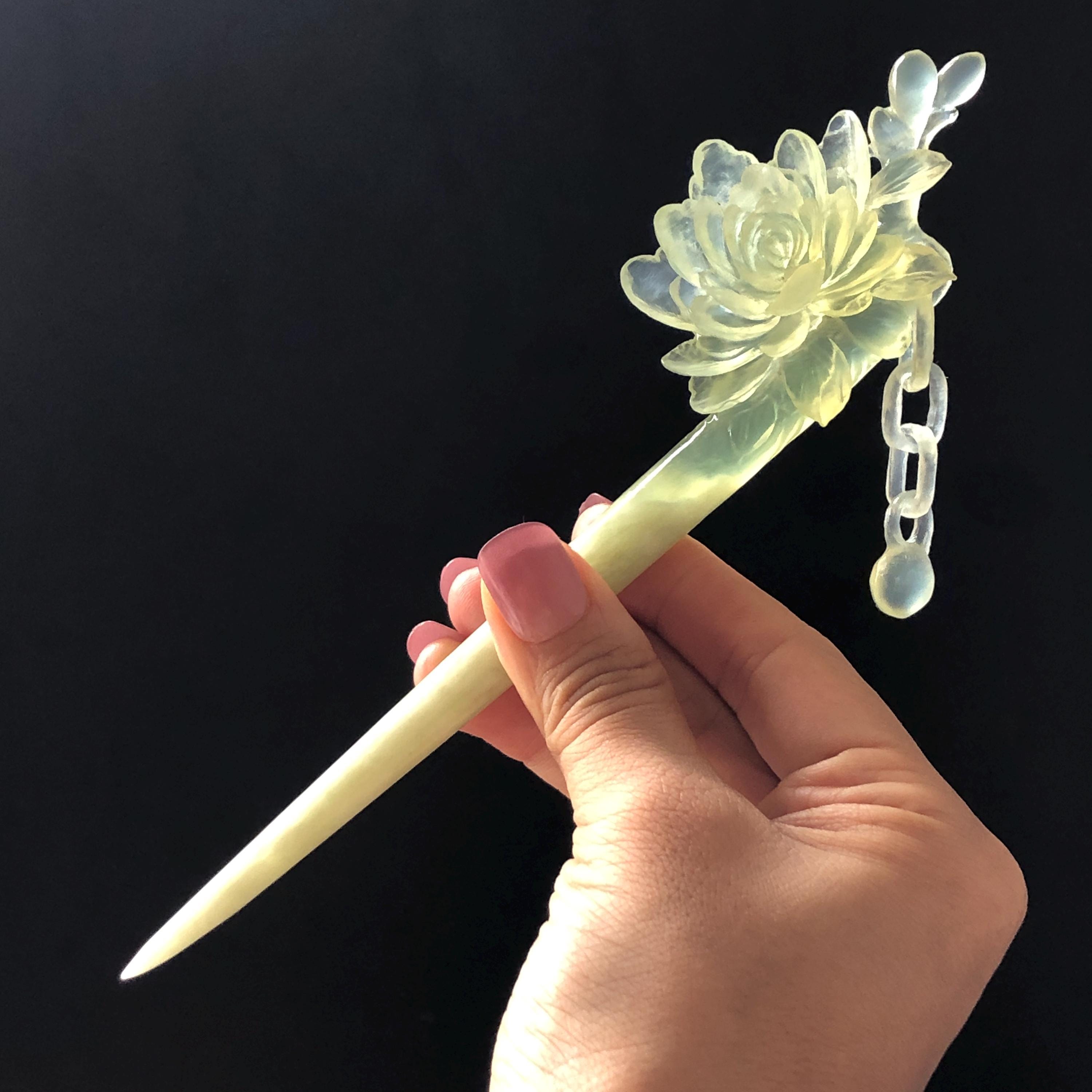 証明書付き天然秀翡翠サーペンタイン手彫り椿花ヘアピン（ぶら下がり