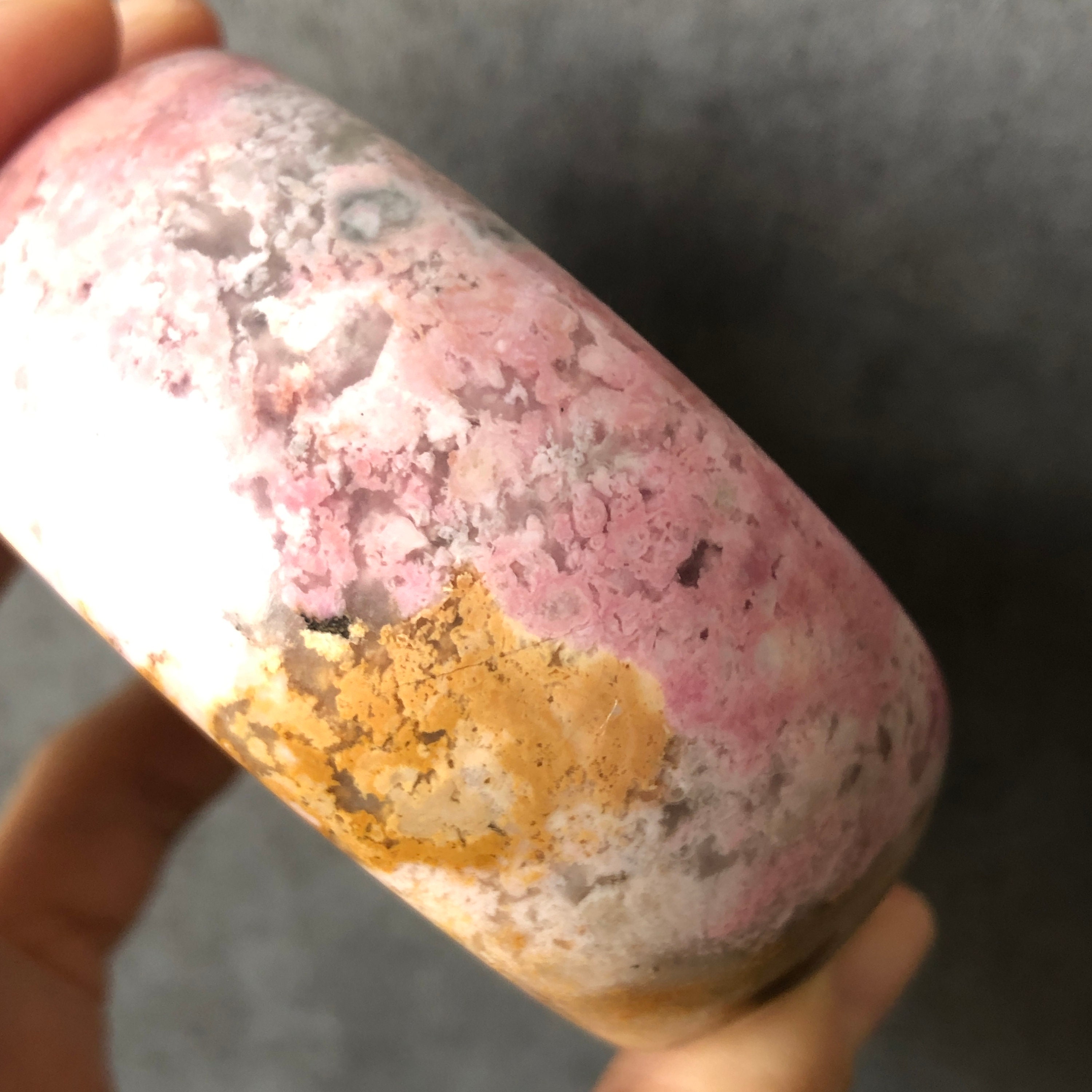 56.8 mm天然ロードナイトストーンバングルブレスレット | 秋の庭