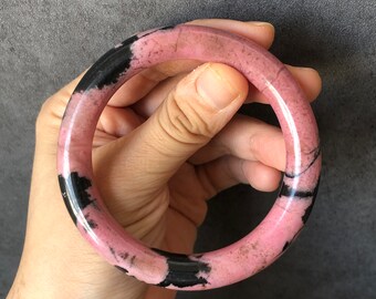 57 mm 高品質天然ロードナイト バングル ブレスレット | ピンクの顆粒