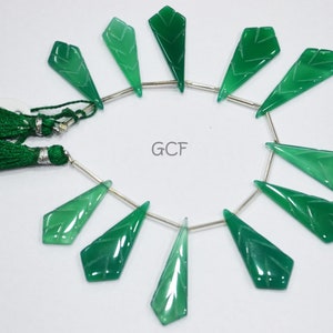 11 Pieces In A Strand Green Onyx Tie Shape Beads , Green Onyx Tie Shape Carved Briolettes , 13x32 - 16x37 mm , 31192