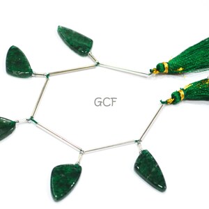 5 Pieces In A Strand Green Aventurine Fancy Shape Beads , Green Aventurine Smooth Briolettes , Sold By Strand , 15x17 - 13.5x22 mm , 30726