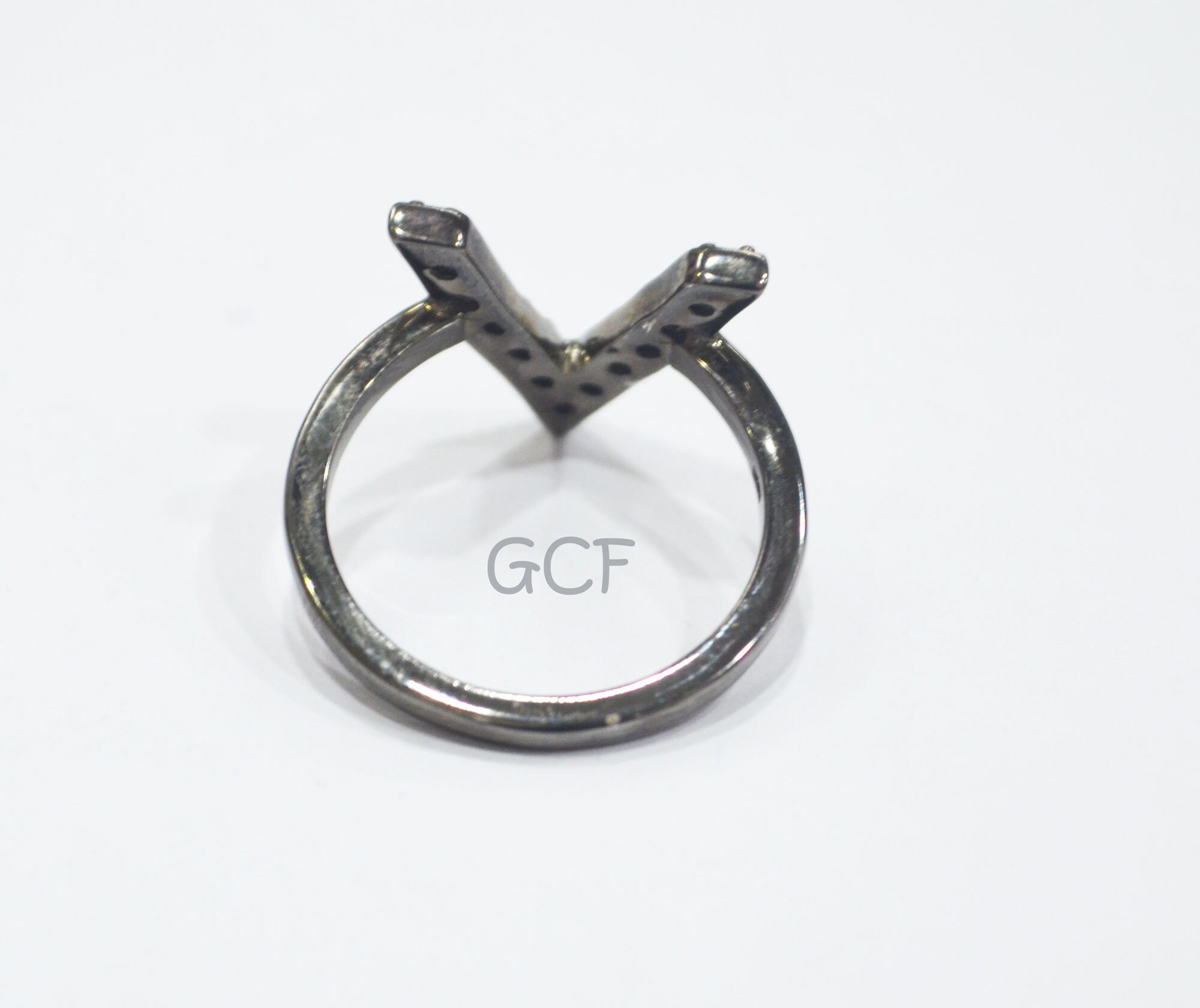 92.5 Sterling Silver V Shape Ring , Black Onyx Fancy Shape