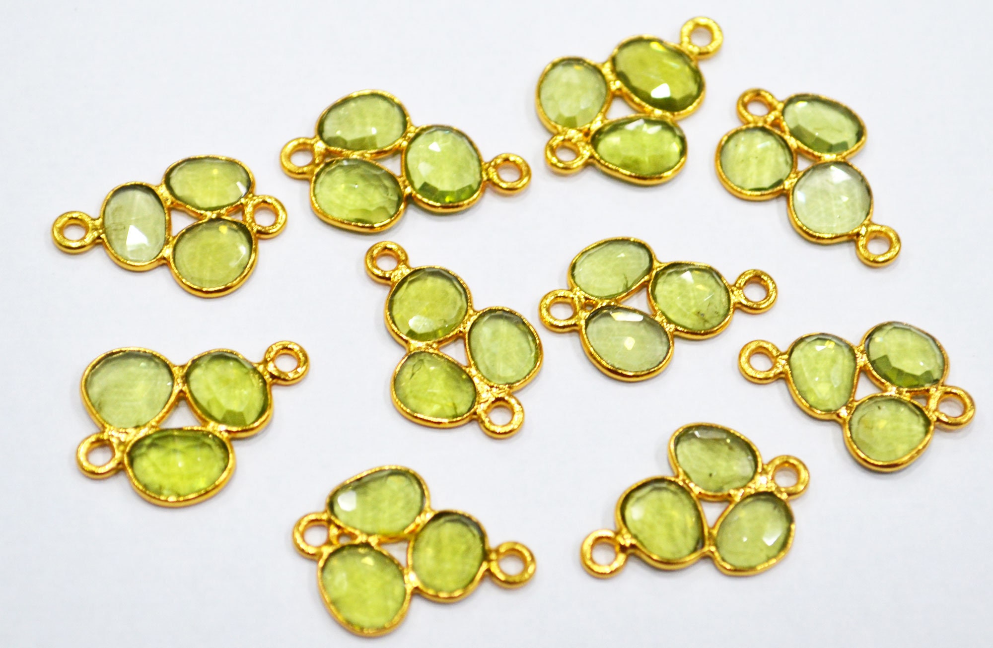 Peridot 3 Stone 1 Piece Clover Faceted Connector With 1 Gm Gold
