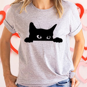 猫シャツ、猫好きシャツ、黒猫シャツ、猫の飼い主へのギフト、猫好きへのギフト、動物好きシャツ、猫の飼い主Tシャツ