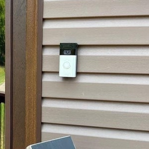 Vinyl Siding Mount for Ring Battery Doorbell (formally Gen2)- For all siding between 3in and 5in including Dutch Lap.